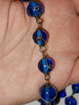 Long necklace in excellent condition
