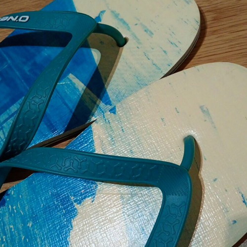 O'Neill flip flops like new, size 47-48, multicolor