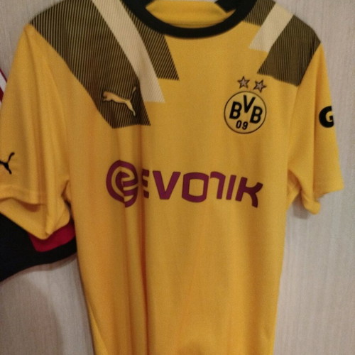 Borusia Dortmund jersey size Large like new