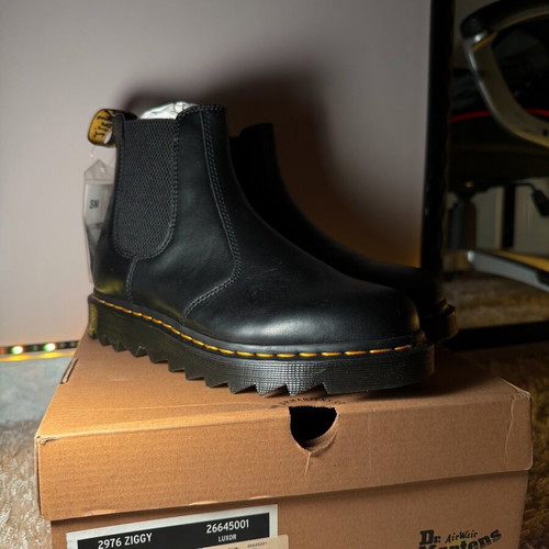 Dr. Martens 2976 Ziggy Chelsea Boots New Black