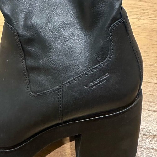 Vagabond black boots like new, size 39
