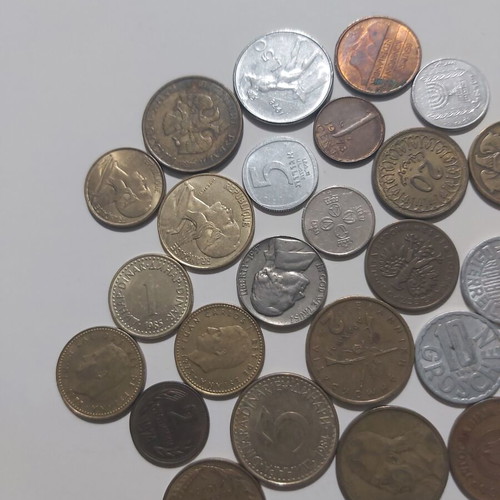 Λοτ 25 νομισμάτων κυκλοφορίας από διάφορες χώρες μεταχειρισμένο