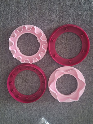 Tupperware cookie cutters set of 4, new with packaging