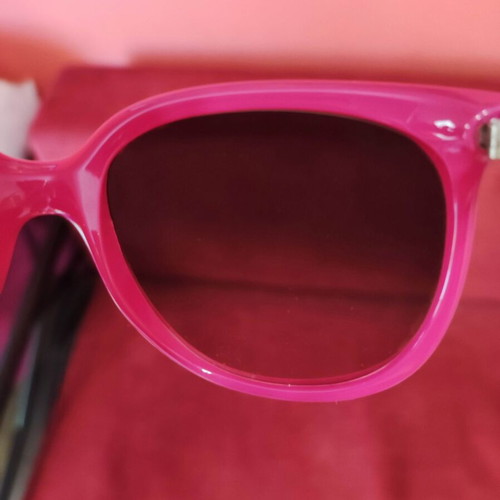 Ray Ban 4126 sunglasses used, fuchsia color