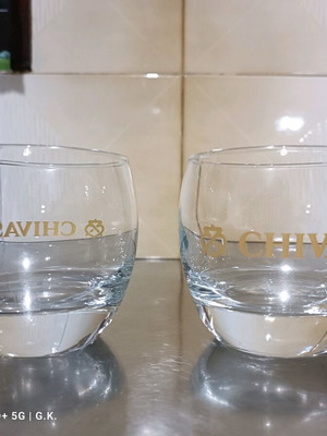 Σετ 2 ποτήρια Chivas Regal σαν καινούργια με χρυσό logo