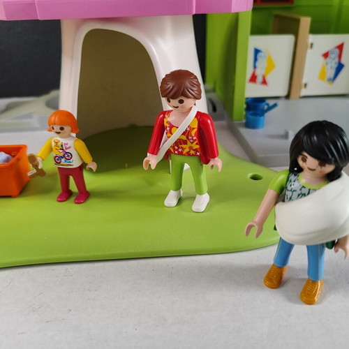 Playmobil children's daycare used, assorted pieces