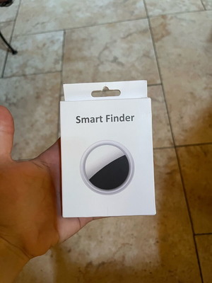 Smart Finder new, easy-to-use Bluetooth coin-sized tracker