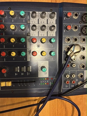 Soundcraft Notepad 102 mixer used, compact audio mixer