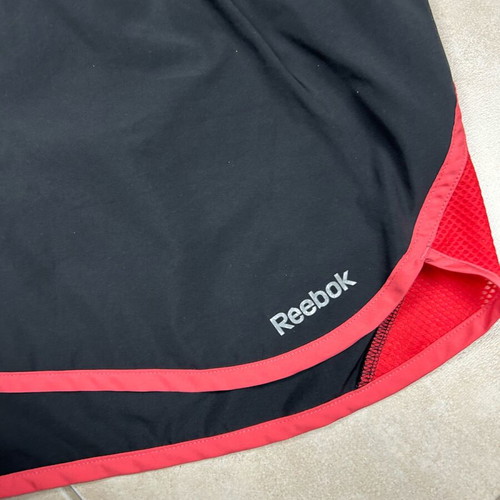 Reebok women's running shorts black/red size M like new, lightweight fitness