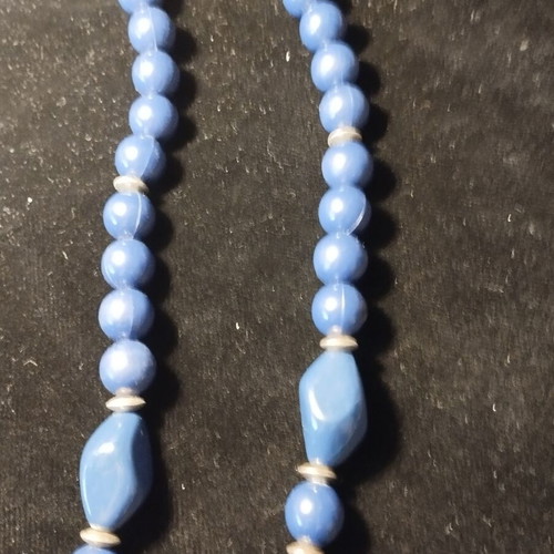 Necklace used, blue