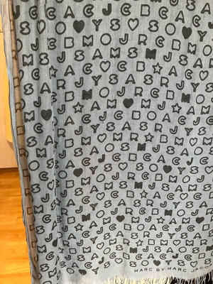 Marc Jacob’s gray scarf like new