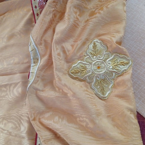 Deacon Vestment like new, medium height