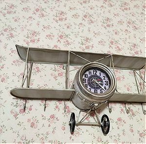 Ρολόι τοίχου με σχήμα αεροπλάνο
