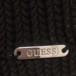 Γυναικείο μπλουζάκι Guess σι θρού σαν καινούργιο, μέγεθος M, μαύρο