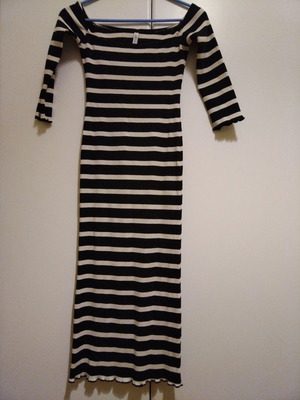 Stradivarius φόρεμα αφόρετο, μέγεθος small