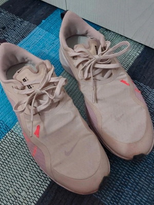 Nike Run dusty pink athletic shoes used, size 40.5