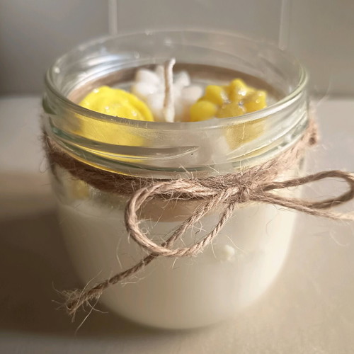 Soy scented candle with Madagascar vanilla fragrance new