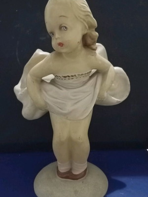 Ceramic figure vintage used, 1950s wind gust theme