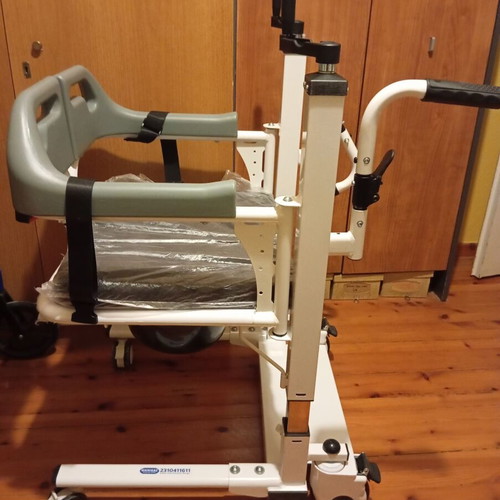 Mobility lift chair new for people with mobility difficulties