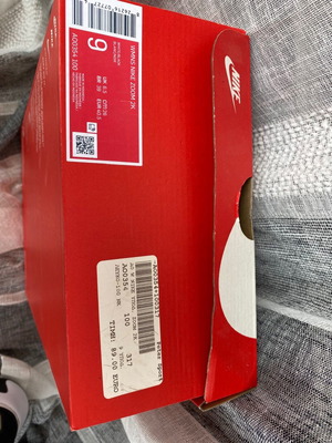 Nike Zoom 2k used athletic shoes size 40.5 white