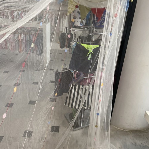Mosquito net like new with cotton flags