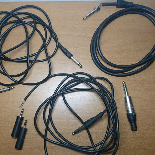Audio cables and accessories used, pack