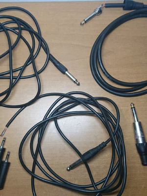 Audio cables and accessories used, pack