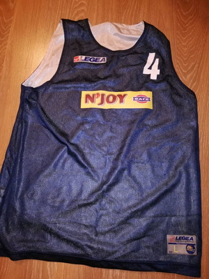 3 on 3 basketball jersey used, size Large