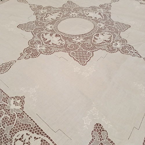 Handmade tablecloth new, approximately 170 × 170cm