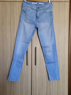 Stradivarius skinny fit jeans like new, size 36, blue