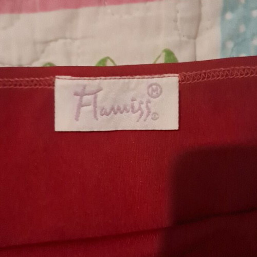 Top medium red like new