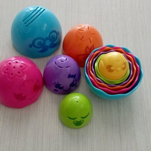 Toomies Hide & Squeak Nesting Eggs educational toy like new