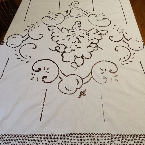 Handmade cutwork curtain like new 150x170 without tape
