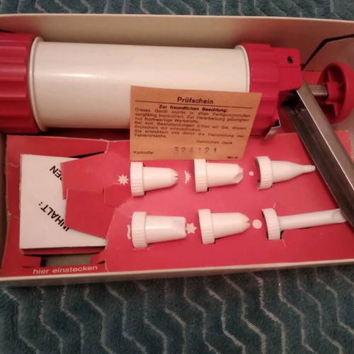Gerda Rostfrei vintage biscuit press like new
