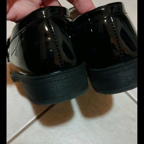 Loafers with gold chain size 36 like new, black