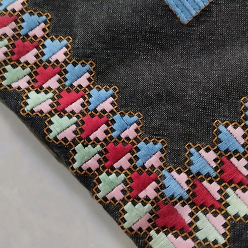 Hand-embroidered pillowcase like new, 55x55 cm