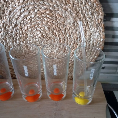 Absolut vodka glasses set of 4 like new, unique design
