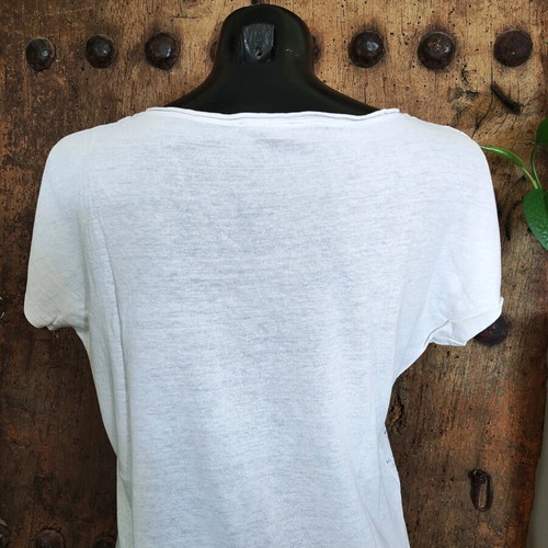 Sisley short-sleeve t-shirt like new with floral print and V-neck