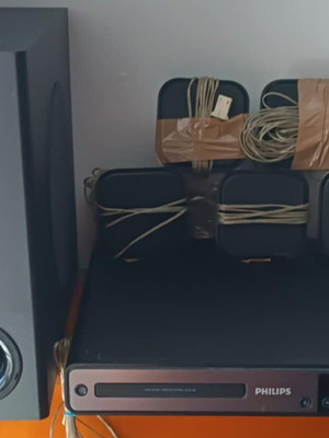 Philips DVD player with 4 speakers and subwoofer used