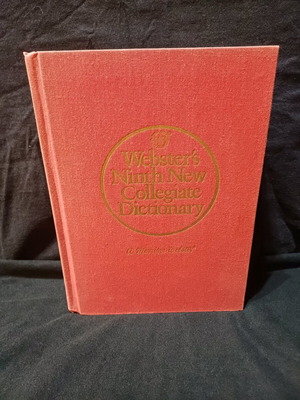 Book Webster's Ninth New Collegiate Dictionary like new, English