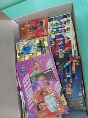 Κάρτες Μουντιάλ 2022 και συλλογές 2023-2024 περίπου 700 τεμάχια
