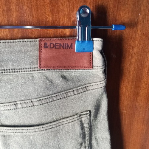 H&M low-rise elastic khaki jeans