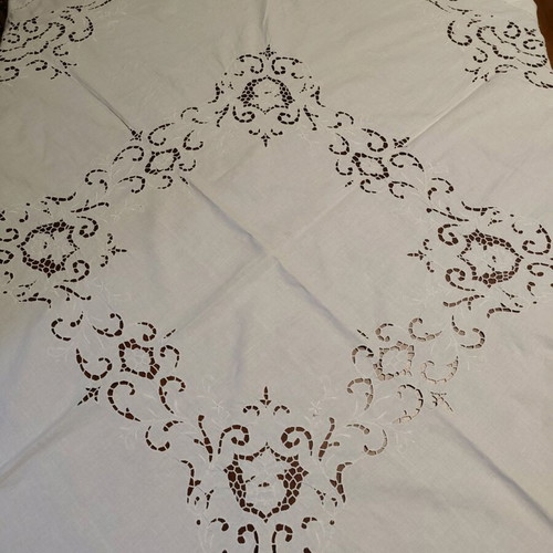 Handmade cutwork tablecloth like new 150x150