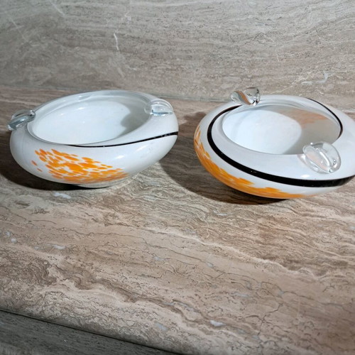 Set of 2 blown glass ashtrays new, white and orange