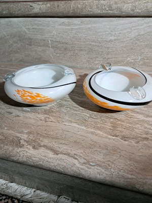 Set of 2 blown glass ashtrays new, white and orange