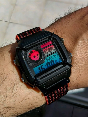 Casio Royale CyberSkull watch like new, unisex, black and multicolor