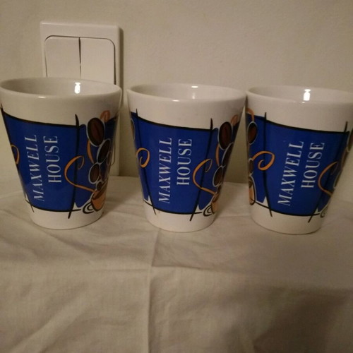Maxwell House coffee mugs set of 3 like new