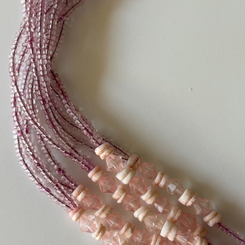 Set of 2 handmade necklaces like new in pink and white