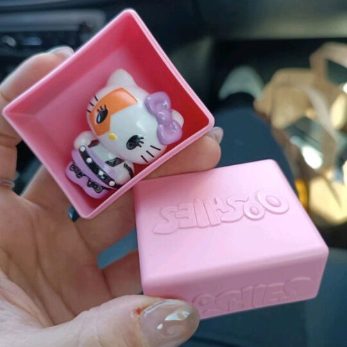 Hello Kitty collectible mini figure new, Ooshies