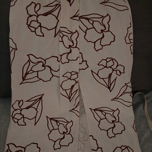 MOTF women's skirt like new, 100% linen, size L/XL, cream/burgundy